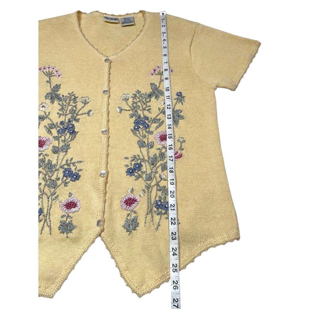 Vintage Floral Embroidered Button Down Knit Top Yellow Granny Cottagecore Dainty - Picture 9 of 11